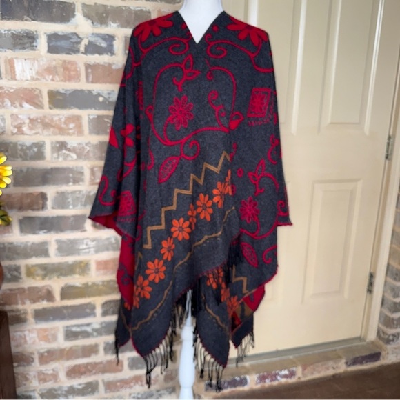 Urban Mangoz Wool Wrap Red Gray Tan Floral Patterned Shawl Poncho - Picture 5 of 6
